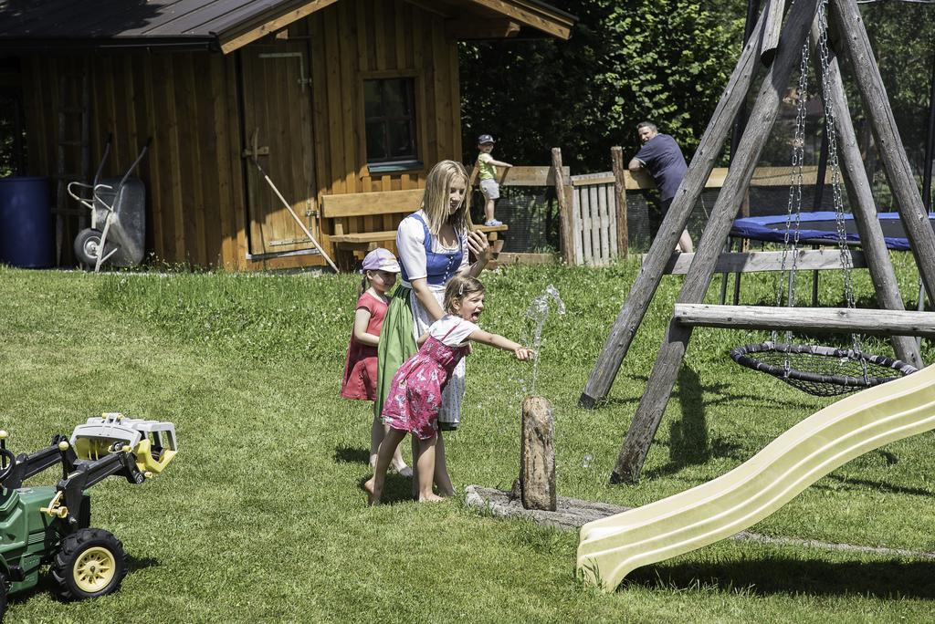Gasthof Brentwirt Hostal Leogang Exterior foto