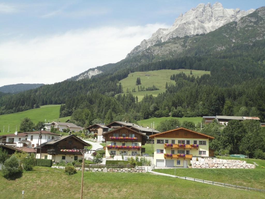 Gasthof Brentwirt Hostal Leogang Exterior foto